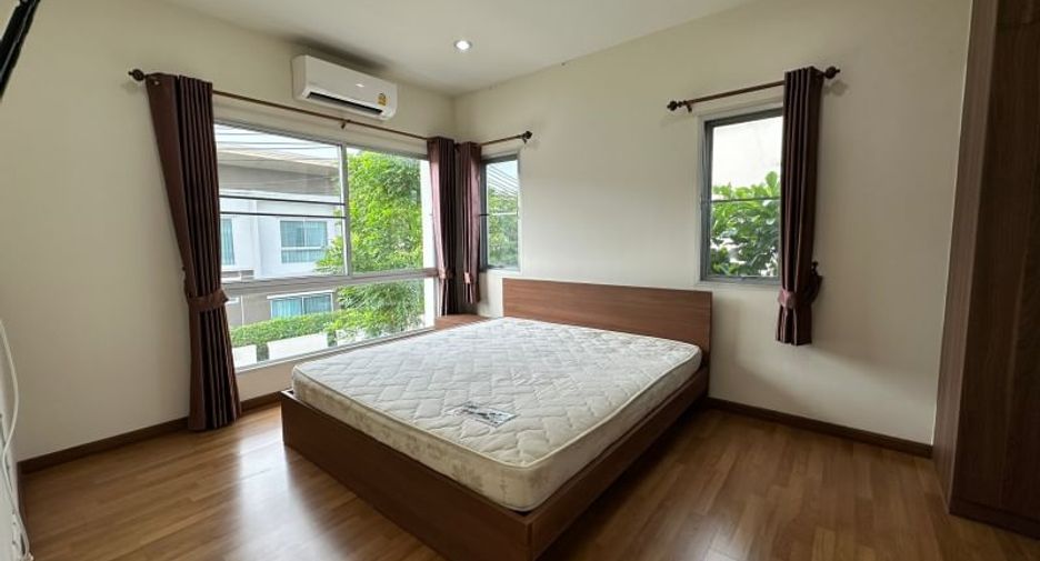 For rent 3 bedrooms house in Si Racha, Chonburi