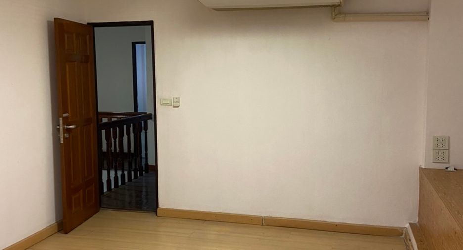 出租 5 卧室 独立屋 在 Bang Na, 曼谷