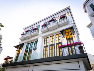 For sale 3 Beds house in Khlong Toei, Bangkok