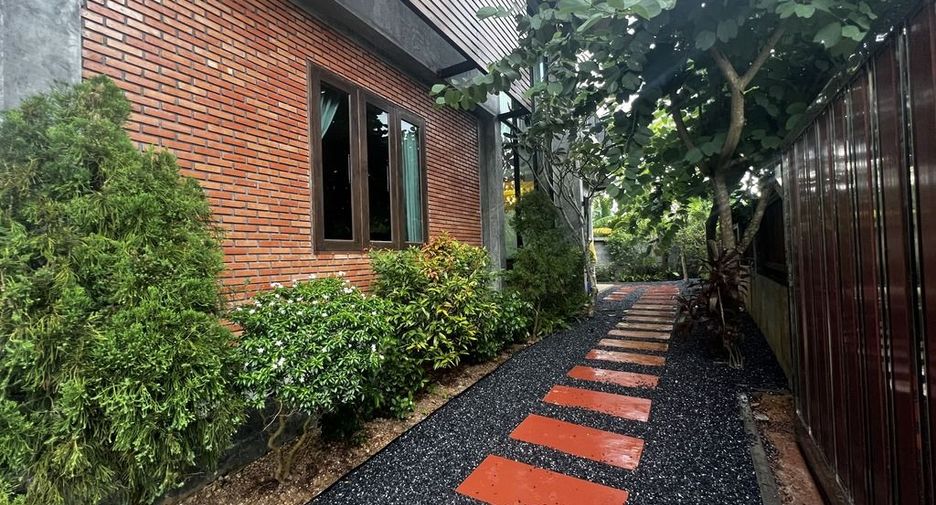 For rent 2 bedrooms villa in Mueang Krabi, Krabi