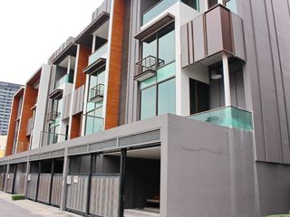 For sale 4 bed office in Watthana, Bangkok
