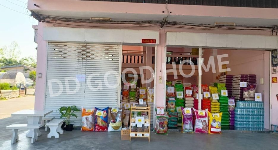 For sale 3 bed retail Space in Khanu Woralaksaburi, Kamphaeng Phet