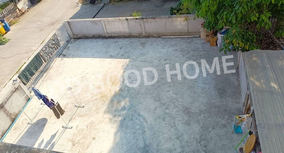 For sale 3 bedrooms retail Space in Khanu Woralaksaburi, Kamphaeng Phet