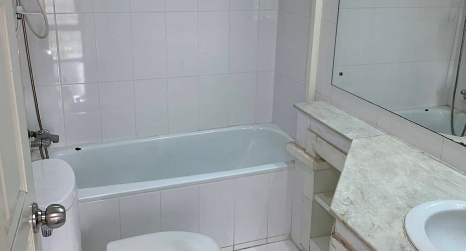 For rent 6 ベッドルーム townhouse in Pathum Wan, Bangkok