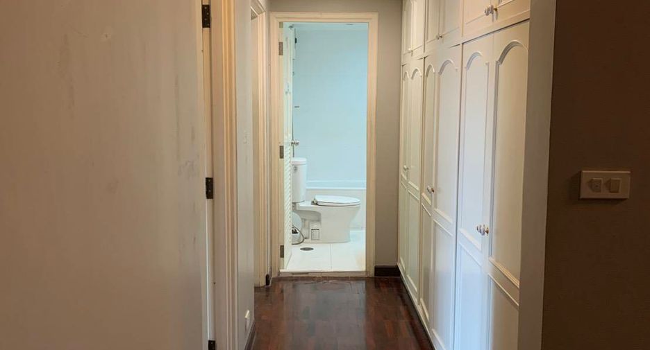 For rent 6 ベッドルーム townhouse in Pathum Wan, Bangkok