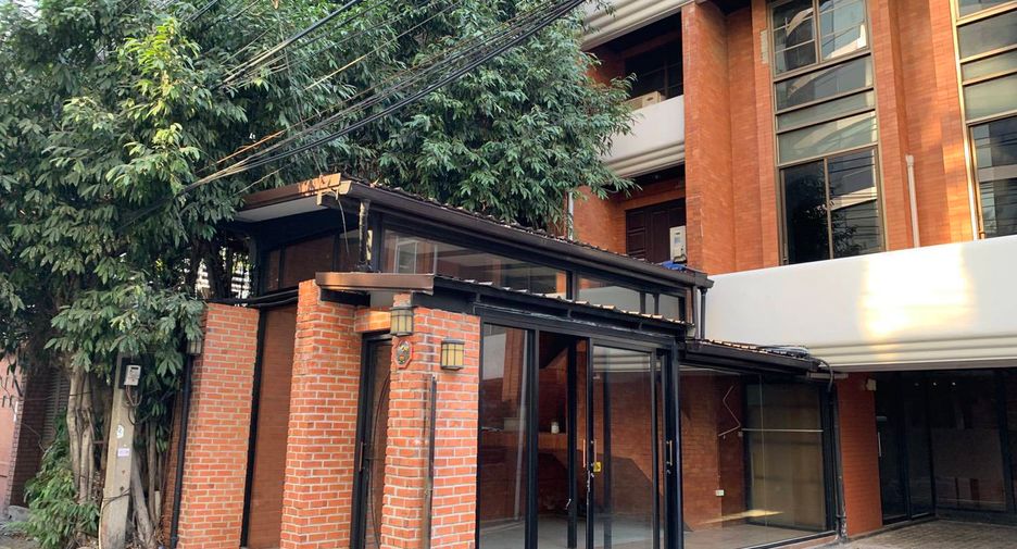 For rent 6 ベッドルーム townhouse in Pathum Wan, Bangkok