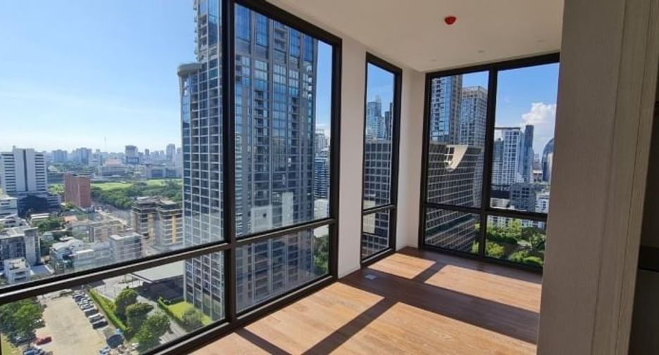 For rent 2 bedrooms condo in Pathum Wan, Bangkok