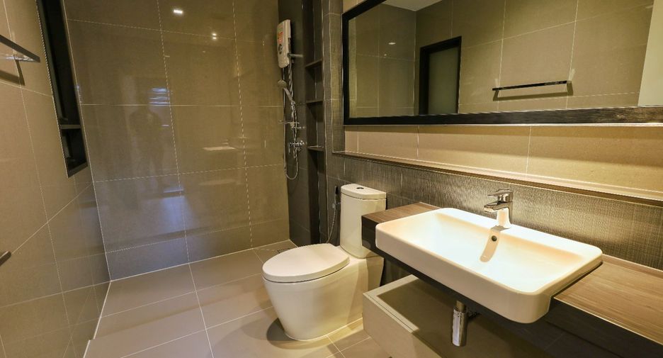 Casa en alquiler de 3 habitaciones en Wang Thonglang, Bangkok