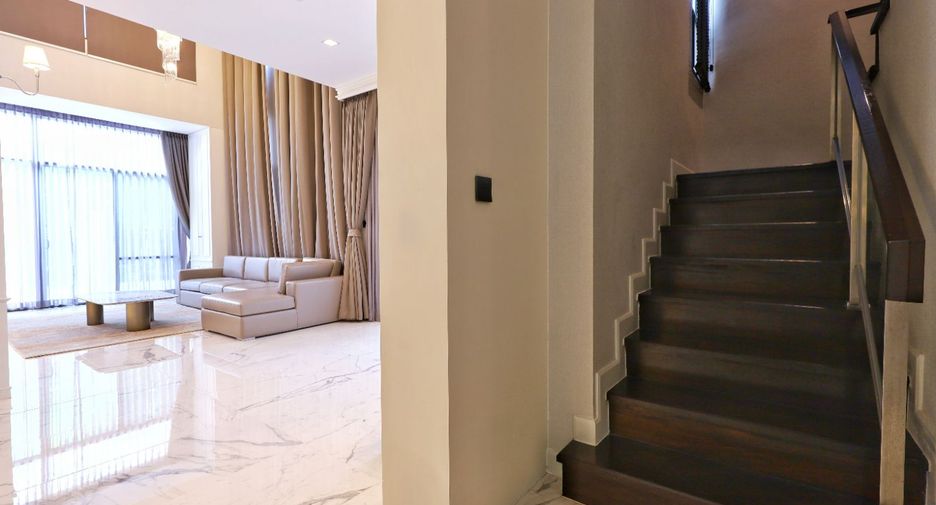 Casa en alquiler de 3 habitaciones en Wang Thonglang, Bangkok