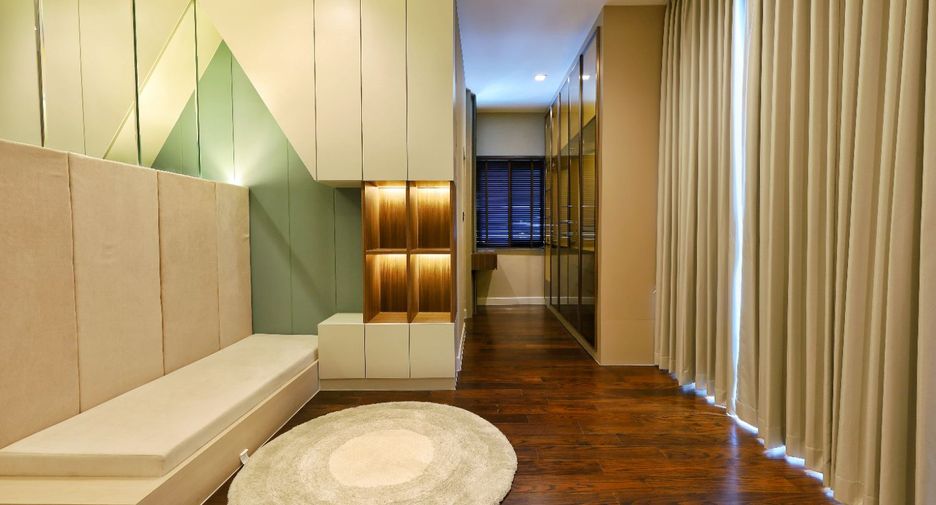 Casa en alquiler de 3 habitaciones en Wang Thonglang, Bangkok
