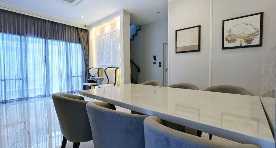 Casa en alquiler de 3 habitaciones en Wang Thonglang, Bangkok