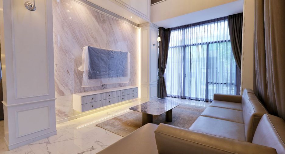 Casa en alquiler de 3 habitaciones en Wang Thonglang, Bangkok