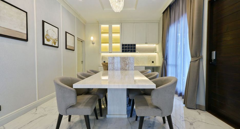 Casa en alquiler de 3 habitaciones en Wang Thonglang, Bangkok