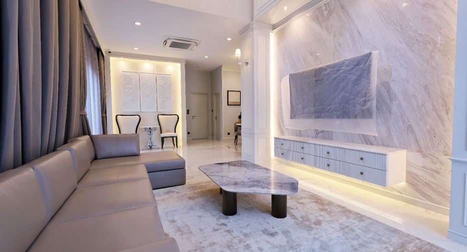 Casa en alquiler de 3 habitaciones en Wang Thonglang, Bangkok