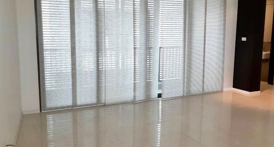 Condo en venta de 3 habitaciones en Yan Nawa, Bangkok