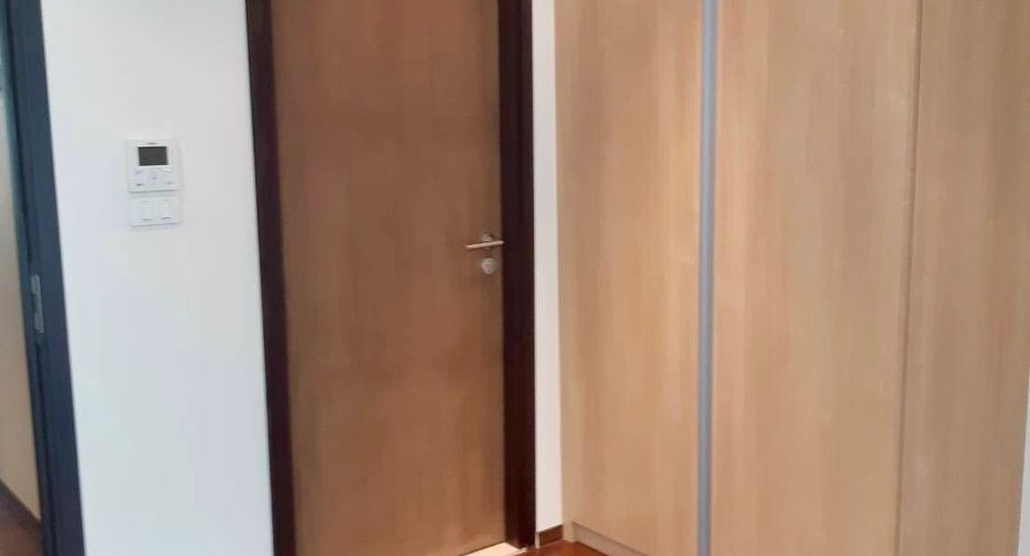 Condo en venta de 3 habitaciones en Yan Nawa, Bangkok