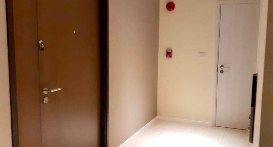 Condo en venta de 3 habitaciones en Yan Nawa, Bangkok