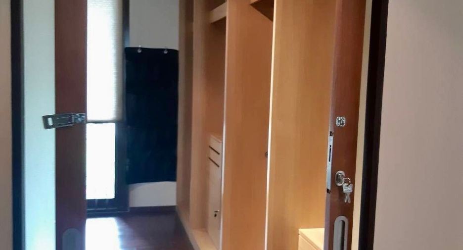 Condo en venta de 3 habitaciones en Yan Nawa, Bangkok