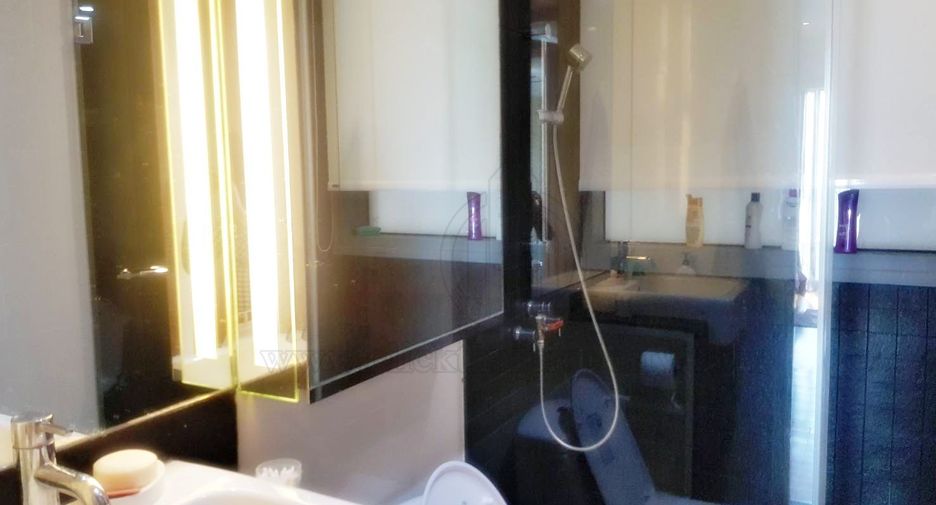 Condo en venta de 2 habitaciones en Yan Nawa, Bangkok