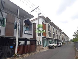 For sale 3 bedrooms townhouse in Hat Yai, Songkhla