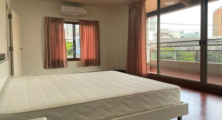 For rent 3 bedrooms apartment in Phaya Thai, Bangkok