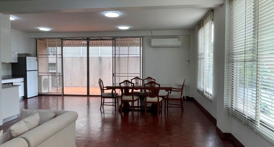For rent 3 bedrooms apartment in Phaya Thai, Bangkok