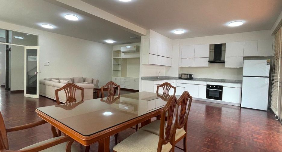 For rent 3 bedrooms apartment in Phaya Thai, Bangkok