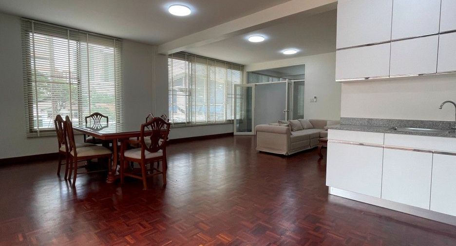 For rent 3 bedrooms apartment in Phaya Thai, Bangkok