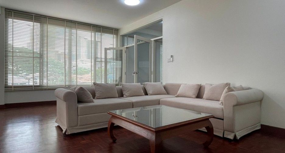 For rent 3 bedrooms apartment in Phaya Thai, Bangkok