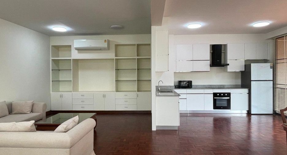 For rent 3 bedrooms apartment in Phaya Thai, Bangkok