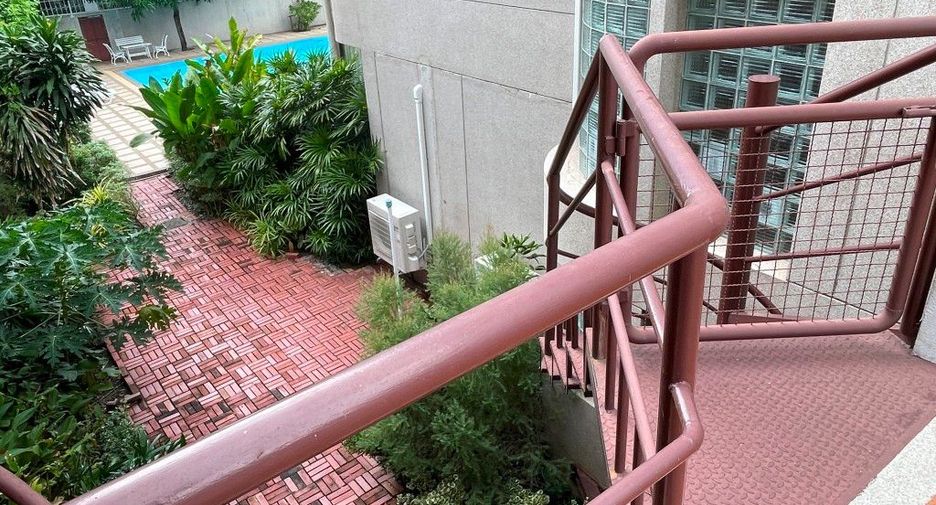 For rent 3 bedrooms apartment in Phaya Thai, Bangkok