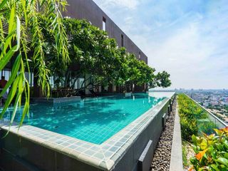 For rent 2 bedrooms condo in Khlong Toei, Bangkok