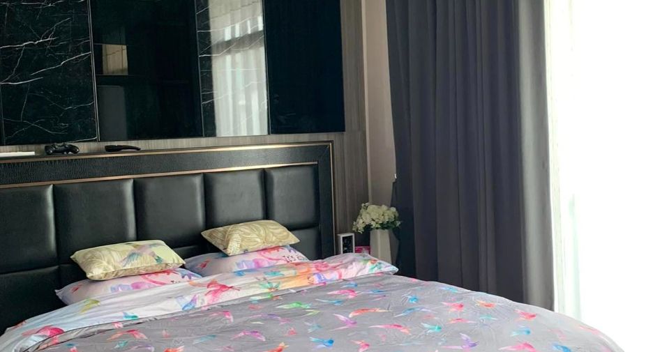 For rent 3 bedrooms townhouse in Saphan Sung, Bangkok