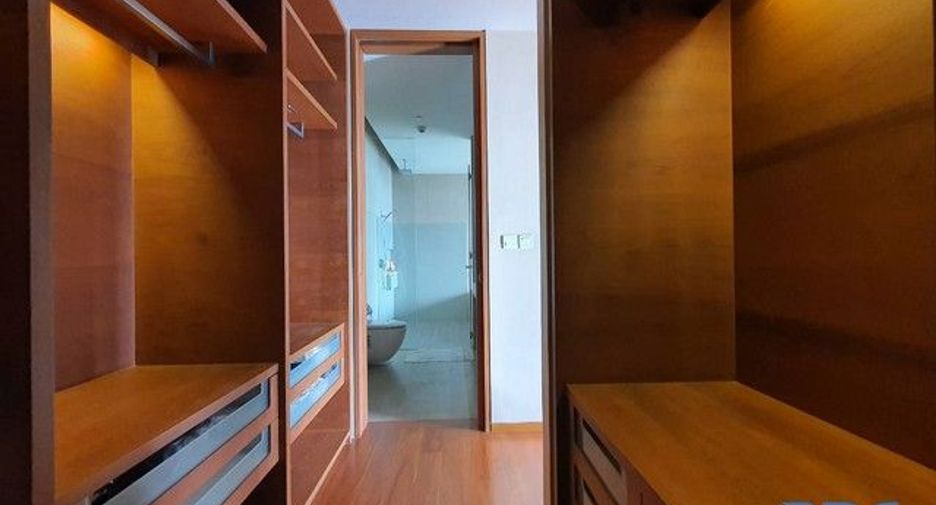 For rent 2 bedrooms condo in Sathon, Bangkok