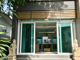 For sale 4 Beds house in Huai Khwang, Bangkok