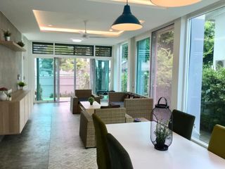 For sale 4 Beds house in Huai Khwang, Bangkok
