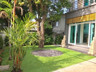 For sale 4 Beds house in Huai Khwang, Bangkok