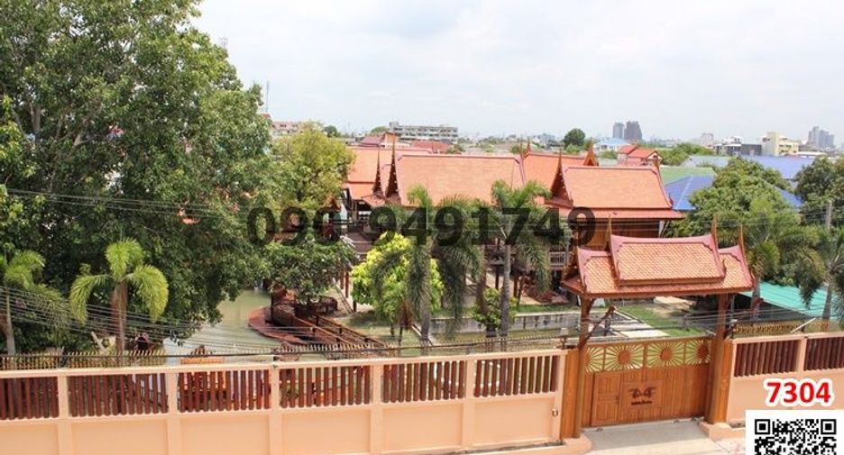 For rent 4 Beds townhouse in Mueang Samut Prakan, Samut Prakan