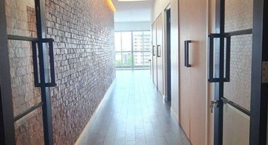 For rent 4 bedrooms condo in Watthana, Bangkok