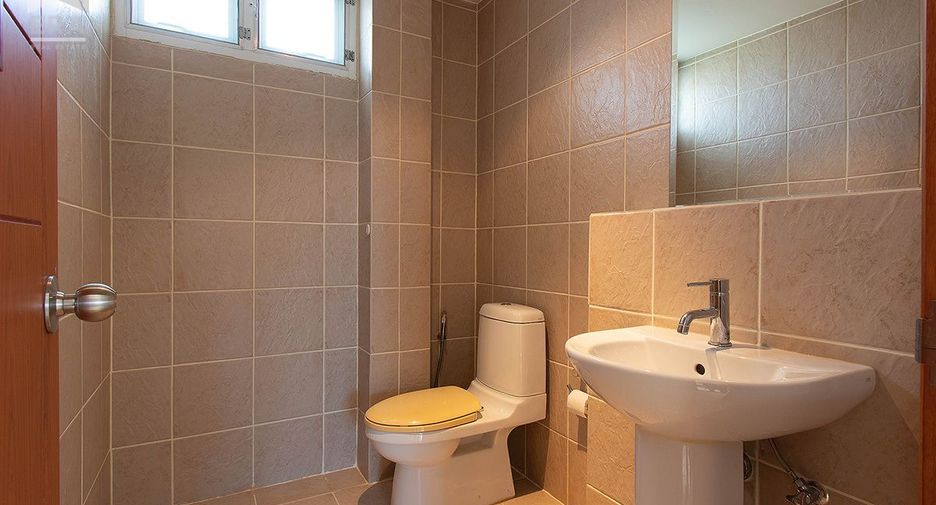 For sale 2 ベッドルーム condo in Klaeng, Rayong