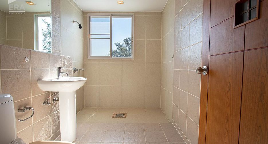 For sale 2 ベッドルーム condo in Klaeng, Rayong