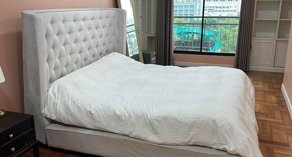 For sale 2 bed condo in Watthana, Bangkok