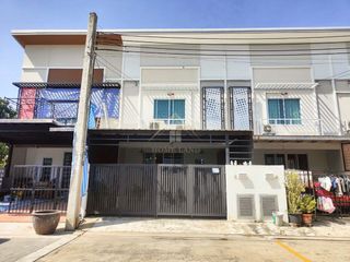 For sale 4 Beds townhouse in Khlong Sam Wa, Bangkok