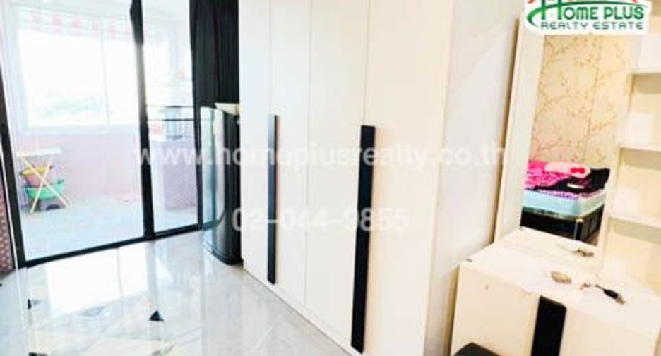 For sale 1 bed condo in Khan Na Yao, Bangkok