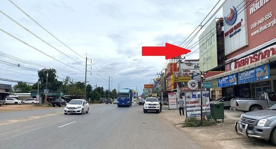 For sale 2 bed retail Space in Si Maha Phot, Prachin Buri