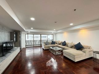 For rent 3 bed apartment in Watthana, Bangkok