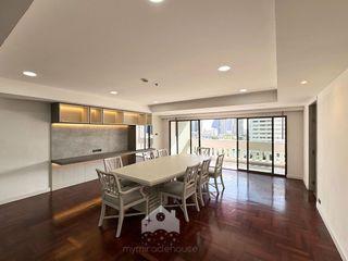 For rent 3 bed apartment in Watthana, Bangkok