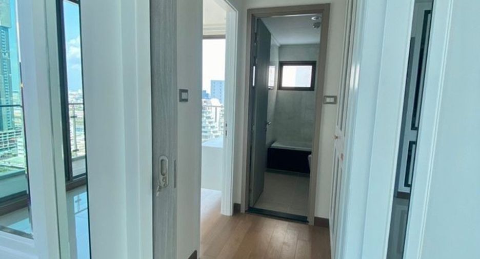 For rent and for sale 3 bedrooms condo in Watthana, Bangkok