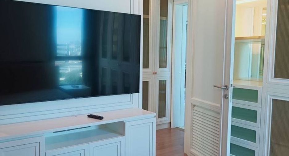 For rent and for sale 3 bedrooms condo in Watthana, Bangkok