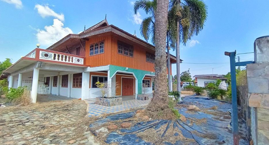 For sale 5 bed house in Mueang Suphanburi, Suphan Buri